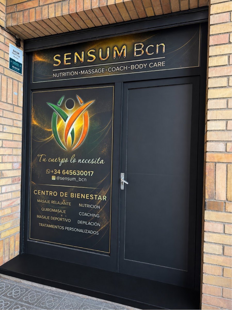Fachada de Sensum Bcn con el lema Tu cuerpo lo necesita